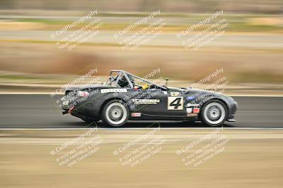 media/Jan-26-2025-CalClub SCCA (Sun) [[cfcea7df88]]/Group 5/Race/